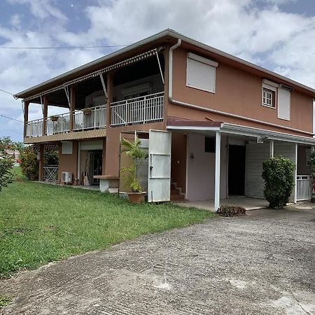 Hebergement Mouchas F4 - Dans Villa Les Polycias Sainte-Luce Exterior foto
