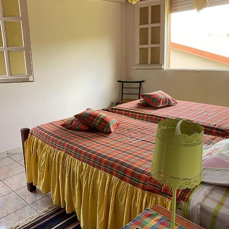 Hebergement Mouchas F4 - Dans Villa Les Polycias Sainte-Luce Exterior foto
