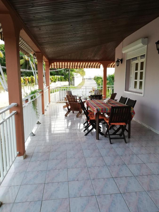 Hebergement Mouchas F4 - Dans Villa Les Polycias Sainte-Luce Exterior foto
