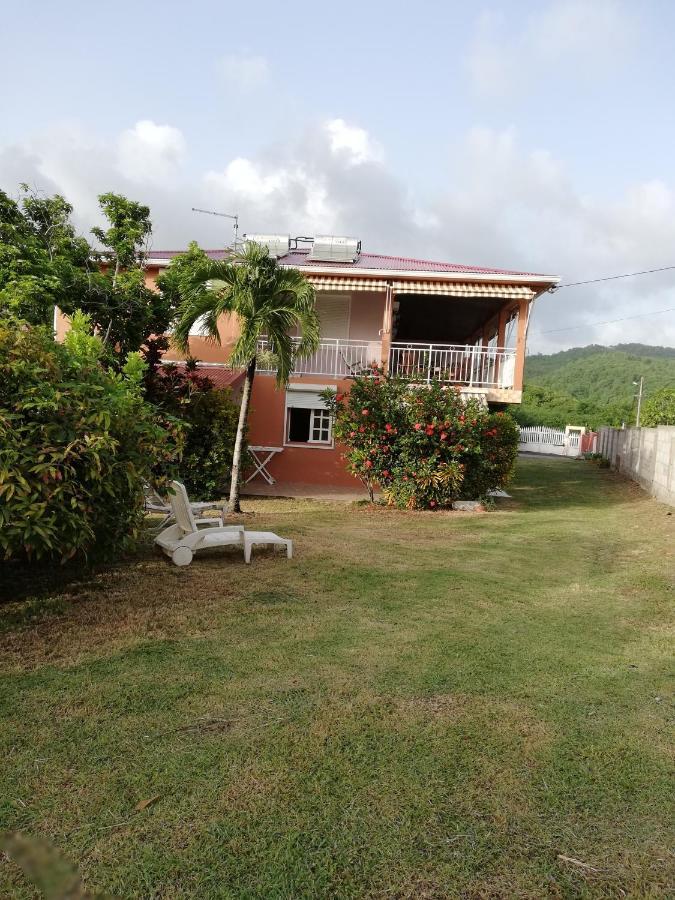 Hebergement Mouchas F4 - Dans Villa Les Polycias Sainte-Luce Exterior foto