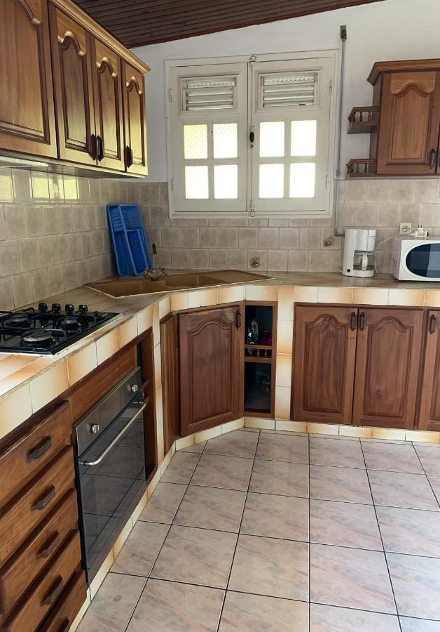 Hebergement Mouchas F4 - Dans Villa Les Polycias Sainte-Luce Exterior foto