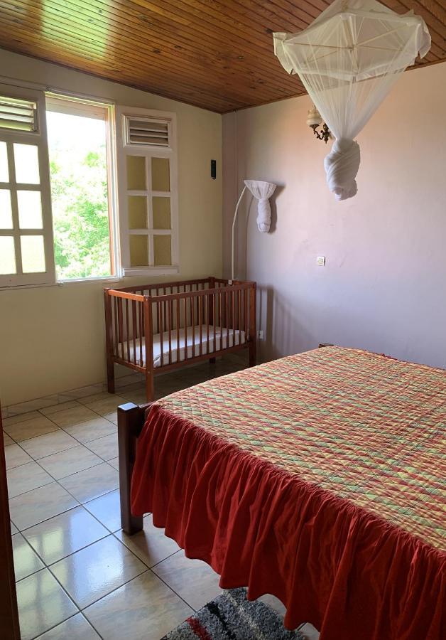 Hebergement Mouchas F4 - Dans Villa Les Polycias Sainte-Luce Exterior foto