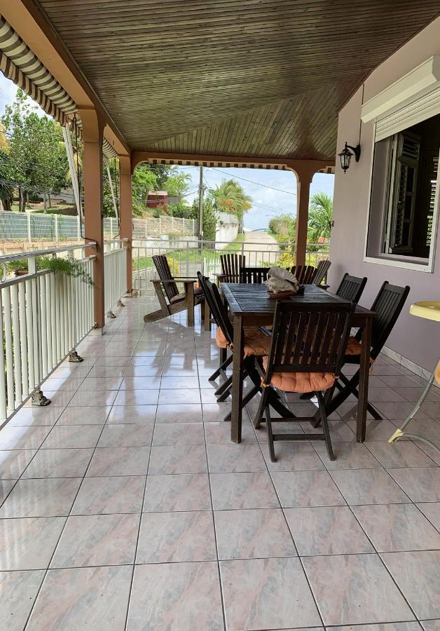 Hebergement Mouchas F4 - Dans Villa Les Polycias Sainte-Luce Exterior foto